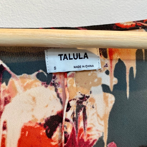 Aritzia Blouse - Picture 2 of 5